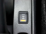 スイッチ操作で2WD&hArr;4WDを選択でき、後輪を一時的にモーターで駆動する電動式4WD!