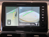 前後左右4つのカメラで、上から見たような映像をお届け、駐車時も安心、アラウンドビューモニター付(肉眼では確認し辛い左前の映像に切り替えることも可能です)。