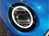 MINIのオートライトは積極的にライトをつけることにより、自車の存在を周囲に向けアピールいたします。それは安全性への配慮でもあります。