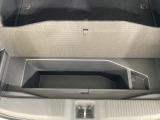 便利な荷室の床下収納。