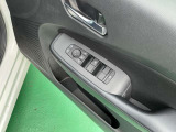 運転席側のドア部。パワーウィンドーのスイッチになります。