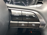MRCC(マツダレーダークルーズコントロール)は先行車との車間を維持しながら追従走行を行い、長距離でのドライバー負担を軽減させてくれます。