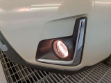 暗闇でも前方をくっきりと照らしてくれるライトです。夜の運転でも安心ですね。