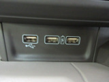 便利な充電用USBジャックも付いています。