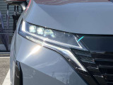 LEDヘッドライトです。シャープな白光色のLEDランプを採用しました。人気の車ですので、お問い合わせはお早めに!