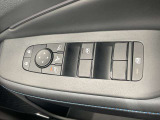 パワーウインドウスイッチです。運転席はオート機能付きです。