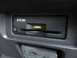 『ETC2.0』を装着しています♪♪ 有料道路での料金所の手間を省いて運転に集中できます♪♪ 車から離れる時はカードの抜き取りをお忘れなく♪♪