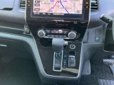 駐車ブレーキは電動式です。オートホールド機能付きで便利ですね