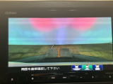 【バックカメラ】運転が苦手な方も車庫入れラクラクです!ギアをリバースに入れれば自動的に切り換わりますので、面倒な操作は不要です♪狭い駐車場もお車を傷つけず安心ですね!