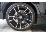 BMW承認の純正タイヤを装備しております☆お問合せ(無料ダイヤル)0078-6002-613077迄お待ちしております。大阪府吹田市芳野町5-55 毎水曜、第二・第三火曜日定休 営業時間10:00〜18:00