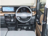 【運転席からの視界】実際に乗るとこんな感じの視界です。十分に広い視界を確保しています。
