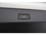 電動パワーバックドアです。スイッチひとつで開閉が行なえます。