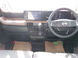 操作しやすい運転席廻り!操作パネルも使いやすい!!ドライブが楽しくなります!