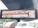 スマートルームミラー装備!車内の状況や天候や明るさに関わらず車両後方のカメラの映像をルームミラーに映し出します!
