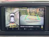 【パノラミックビューモニター】専用のカメラにより、上から見下ろしたような視点で360度クルマの周囲を確認することができます☆死角部分も確認しやすく、狭い場所での切り返しや駐車もスムーズに行えます。
