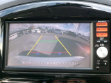 駐車に便利なバックモニター搭載車です。後方の映像が見えるのでバックも安心です。