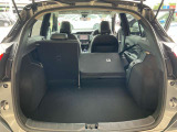 リヤシートは6:4の分割可倒式を採用しておりますので、乗車人数やお荷物の量に合わせてシートアレンジが可能です。