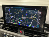 【ナビゲーション】タブレットのような直感的な操作感のインターフェースが装備されております!