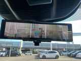スマートルームミラー♪たくさん荷物を載せても、バックカメラで映像を映すので後方の視界も確保!!様々なシーンで活躍する便利装備☆