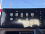 ラジオやBluetooth、テレビなどの音源が画面に並び、選びたい項目を確認しやすい表示です。複数の音源を使い分けたい方にも便利にお使いいただけます。