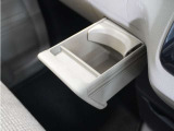 ◆ドリンクホルダー◆手の届きやすい場所にドリンクホルダーがあり、とても便利です。