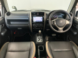 【インパネ】運転のしやすさを最優先に設計された見晴らしの良いフロントビュー。車両間隔が掴みやすく狭い道でも安心♪「安全」と「品質」を最優先に、安心してお乗りいただけるクルマを提供いたします。