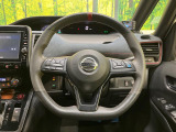 【純正革巻きステアリング】上質な革を使用することで、手にしっかり馴染みとても運転しやすいハンドルです♪