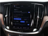 ドライブモードを変更できます。ドライブモードを選択すると、走行特性が変化して、ドライビングエクスペリエンスが向上し、特殊な状況で走行しやすくなります。