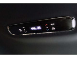 後席用オートエアコン付きで後ろの席も快適にお過ごしいただけます♪