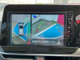 『アラウンドビューモニター』はスムーズな駐車と安全確認をサポートします。