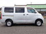 ご来店のご予約で悪天候でも室内にて現車確認可能 雨でも雪でもご安心ください