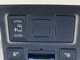 パワースライドドアは、ルームランプ付近のスイッチで開閉操作出来ます!