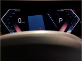 【BMWライブ・コックピット】コントロール・ディスプレイとインスツルメント・ディスプレイから構成されるディスプレイ・ネットワークにすべての情報がより分かりやすく表示されます。