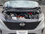 電気自動車ですのでモータールームです。20kwhのバッテリーを搭載しています。