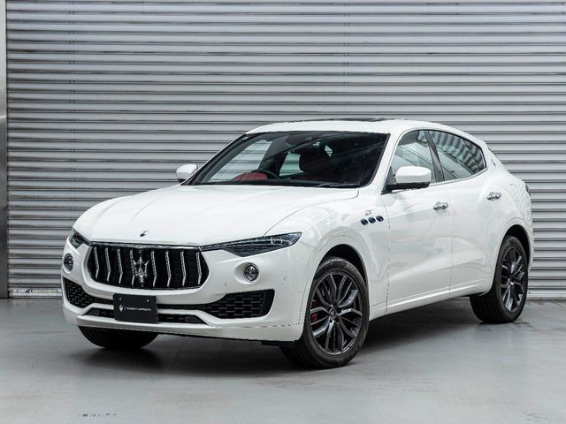 レヴァンテ GT ハイブリッド 4WD