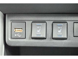 【シートヒーター】寒い冬でも自然な暖かさで体を包んでくれます。冷えた心も温めてくれることでしょう♪