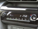 オートエアコンで車内はいつでも快適です♪