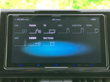 音楽やテレビ、各種入力先を画面から選べるため、普段使いの音源切り替えも分かりやすい構成です。お好みの接続先を選んで、車内での時間を便利にお過ごしいただけます。