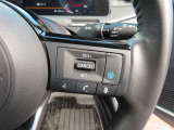 プロパイロットスイッチ 高速道路の運転で、アクセル、ブレーキ、ステアリングをクルマがアシスト。ドライバーの負担を軽減します。
