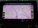 無線接続のAppleCarPlayシステム搭載のディスプレイオーディオ。