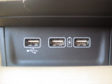 便利な充電用USBジャックも付いています。