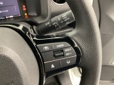 自社整備工場で点検整備をおこなってからお渡ししています。車検が残っている場合は『12ヶ月点検整備』を、車検整備付きの場合は『車検整備』をおこないます。整備費用は車両本体価格に含まれています。