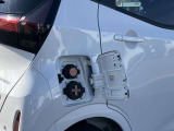 充電コネクター(普通・急速)は車両右後方にございます。