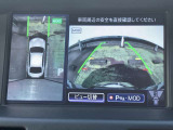アラウンドビューモニターまるで車を真上から映したような映像で、前後左右の感覚が分かります♪車庫入れや駐車時に大活躍の機能です。