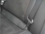 ◆ISOFIX◆シートベルトいらずでチャイルドシートと固定金具を連結するだけでガッチリ固定できます。