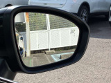ドアミラーには、斜め後方から来ている車両も分かりやすくなってます。