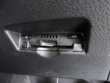 【ETC車載器】は、ビルトインタイプですっきり収納され、見た目も使い勝手も満足のアイテムです。