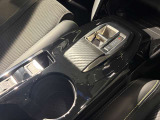 シフトレバーも操作性良く出来ています。運転しながらドライブモードを切り替え可能です。