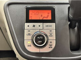 お好みの温度に設定すれば、車内の温度を検知し自動で調整してくれるオートエアコン!暑い、寒いと何度もスイッチを操作しなくても済みます☆☆
