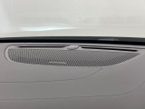 【harman kardon】ハーマンカードンのHi-Fiスペシャリストと共に、モデル別に開発・設計された専用チューニングが臨場感溢れる音響空間を実現しています。
